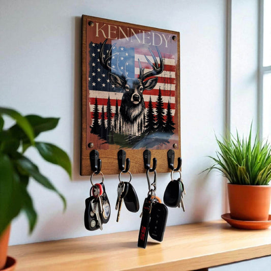 Personalized Last Name Key Holder Board – Custom Wood Key Rack with Hooks – Family Name Sign – Entryway Organizer – Farmhouse Wall Decor