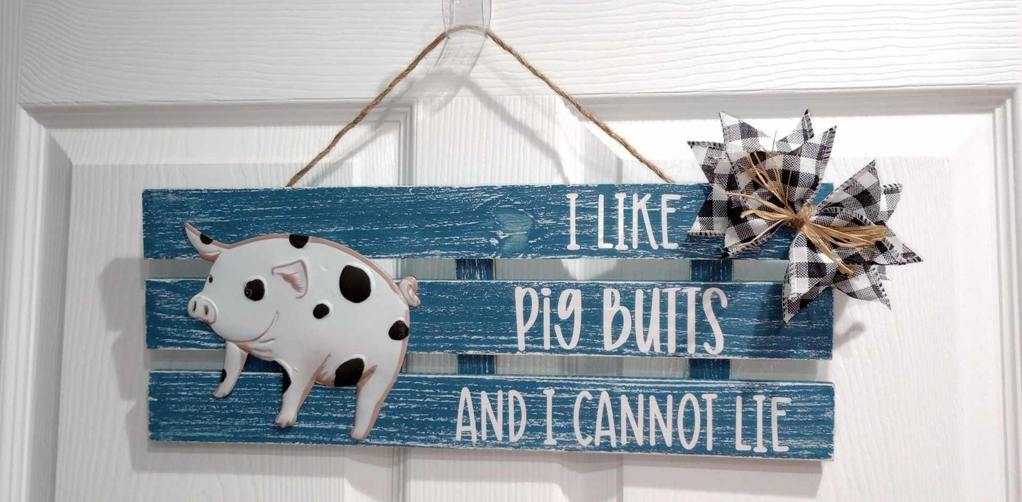 3D Metal Pig Farmhouse Sign – Wood Slat Fence Design – Country Pig Wall Hanger – Indoor Use