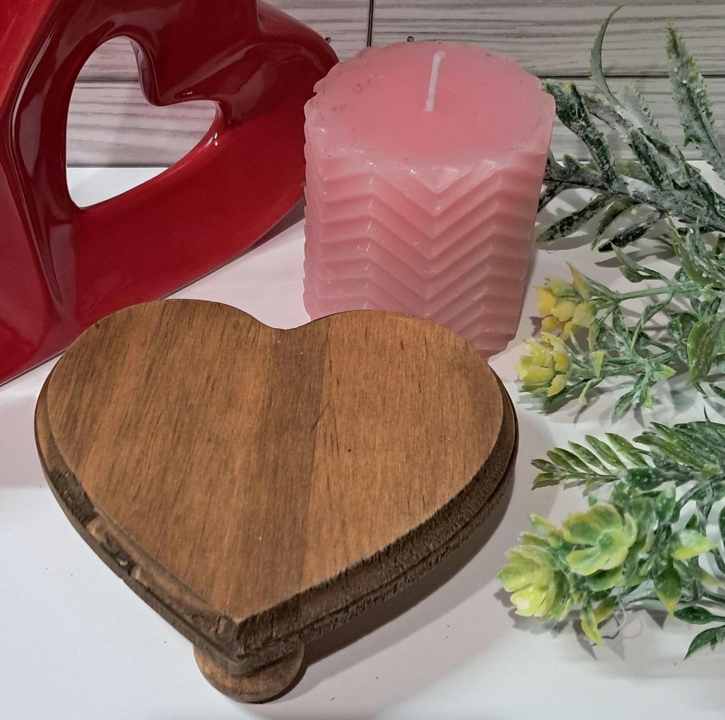 Reversible Holiday Decor Set – Valentine’s & St. Patrick’s Day Signs & Candle Riser