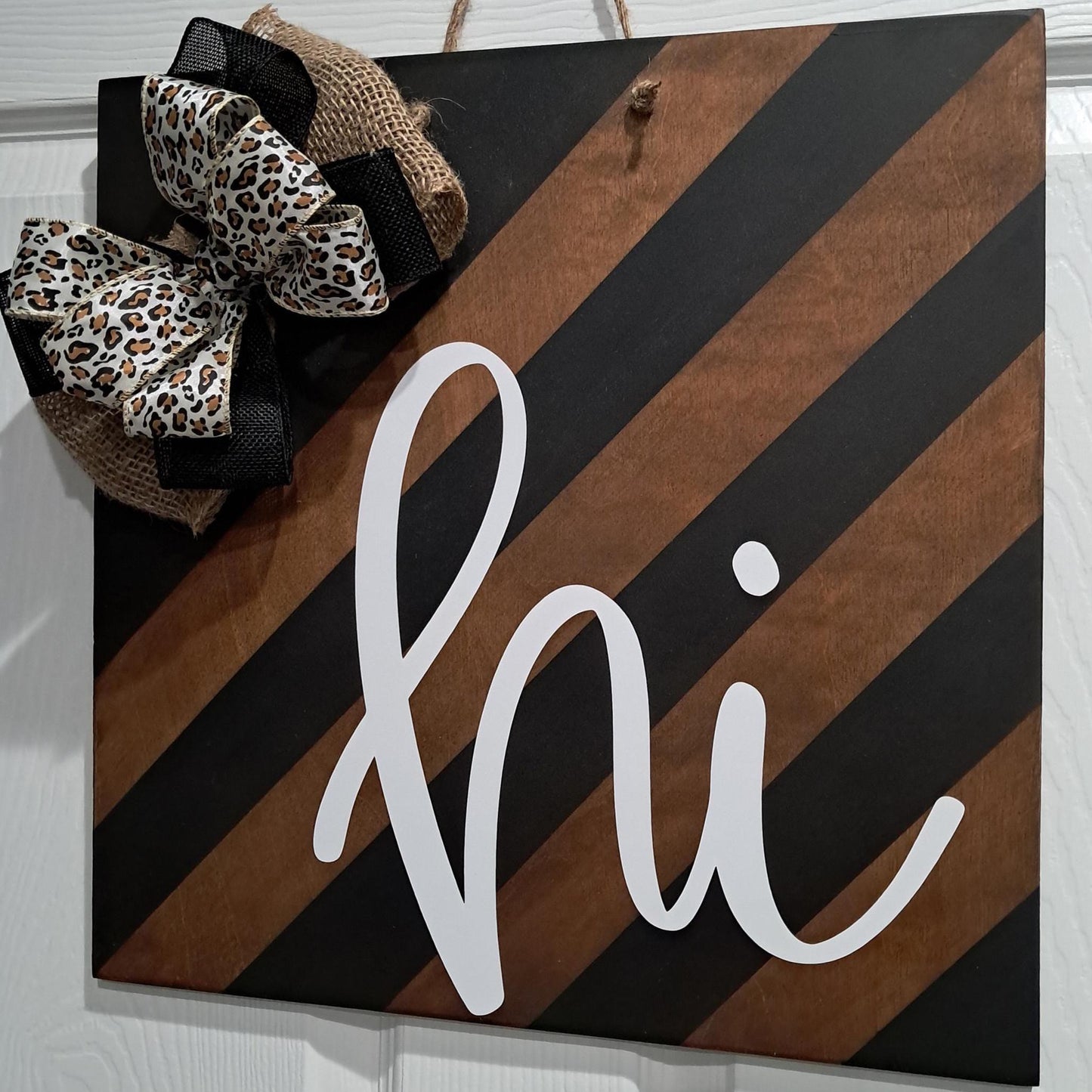 Hi Welcome Door Hanger – Front Porch Sign – Square or Round – Bow & Jute Rope Hanger – Optional Greenery Add-On – Made to Order