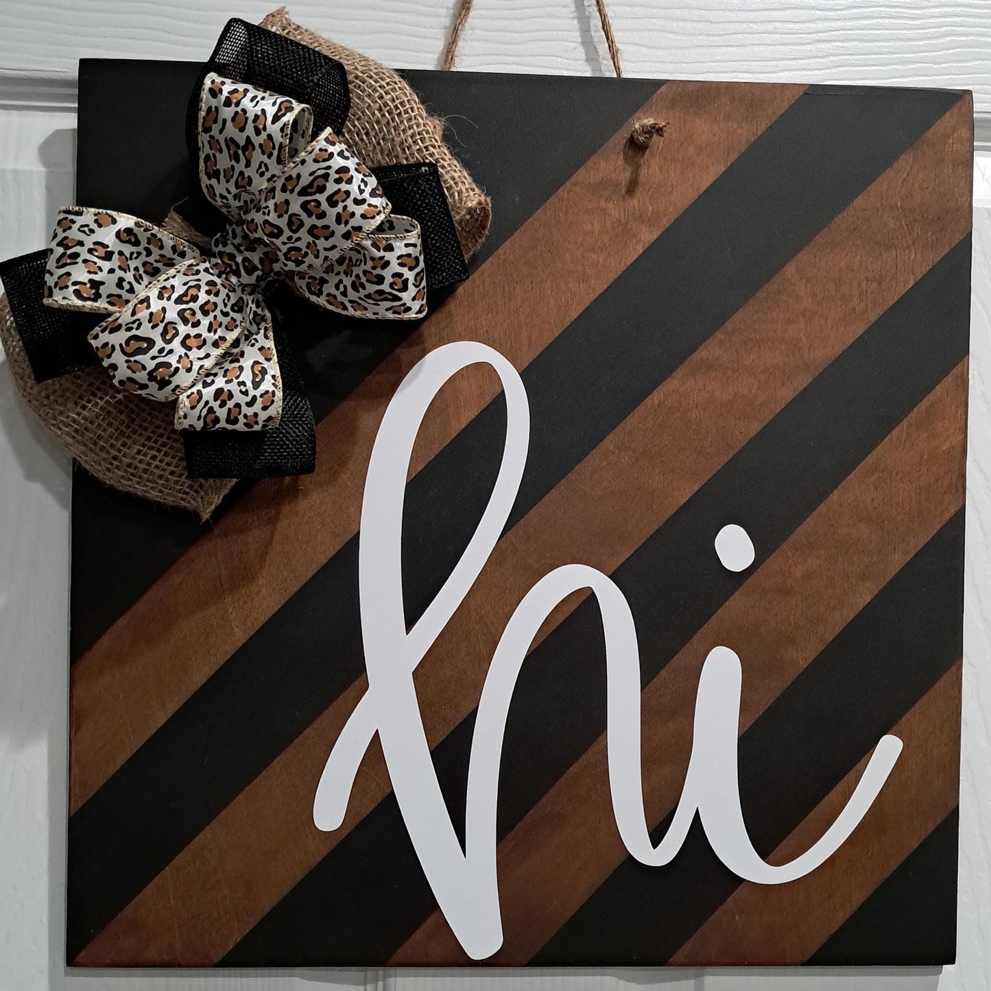 Hi Welcome Door Hanger – Front Porch Sign – Square or Round – Bow & Jute Rope Hanger – Optional Greenery Add-On – Made to Order